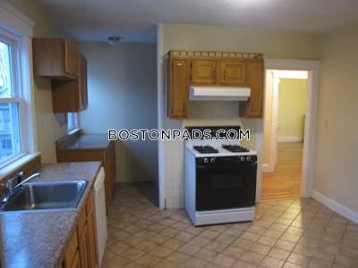 Hyde Park 3 Beds 1 Bath Boston - $3,100