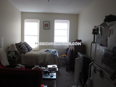 Mission Hill Studio 1 Bath Boston - $2,000 No Fee