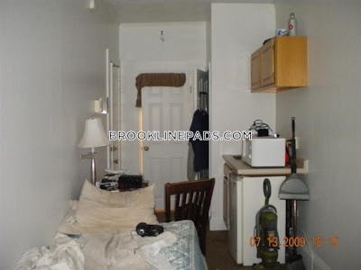 Brookline 0 Bed 1 Bath BROOKLINE- BOSTON UNIVERSITY $2,045  Longwood Area - $2,045 No Fee
