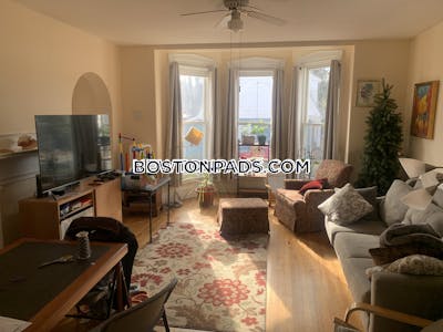 Newton 3 Beds 1 Bath  Newtonville - $3,850