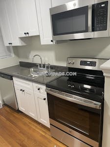 Somerville Studio Apartment in Perfect Davis Square Location  Davis Square - $2,400