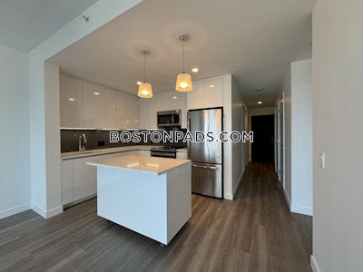 West End 1 Bed 1 Bath + Den Boston - $6,952