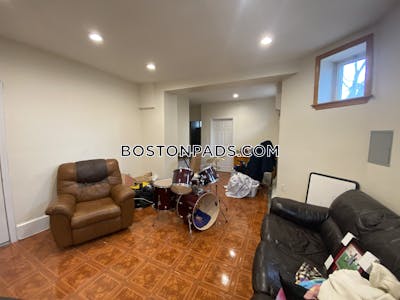 Brookline 4 Bed 3 Bath BROOKLINE- COOLIDGE CORNER $6,300 Coolidge Corner - $6,500