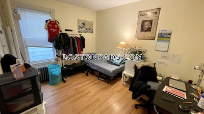 Mission Hill Spacious 4 Bed 1 bath available 9/1 on Cherokee St in Mission Hill Boston - $5,150 No Fee