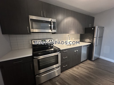 Lynn 2 Beds 2 Baths - $2,875 No Fee