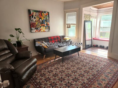 Somerville 3 Beds 1 Bath  West Somerville/ Teele Square - $3,600 No Fee
