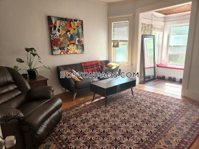 Somerville 3 Beds 1 Bath  West Somerville/ Teele Square - $3,600 No Fee
