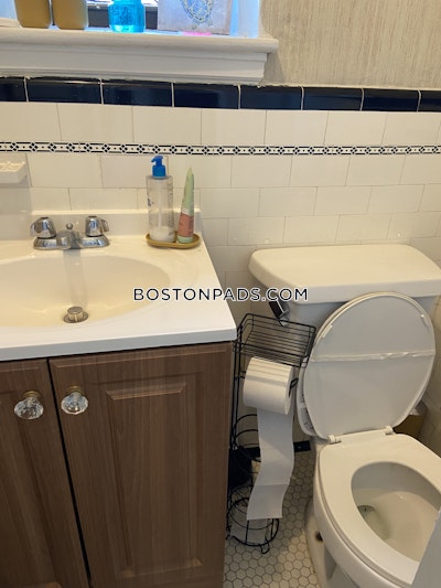 Medford 0 Bed 1 Bath MEDFORD  Medford Square - $1,700