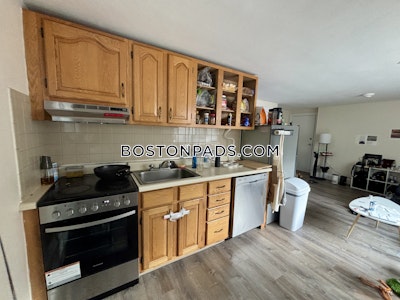 Cambridge Studio Apartment Near Davis Square  Davis Square - $2,400 No Fee