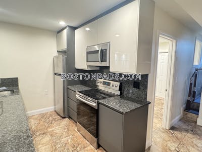 Brookline 1 Bed 1 Bath BROOKLINE- BOSTON UNIVERSITY $2,700  Boston University - $2,700 No Fee