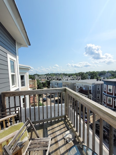 Dorchester Renovated 3 bed 1 bath available 9/1 on Rowell St in Dorchester! Boston - $3,250 No Fee