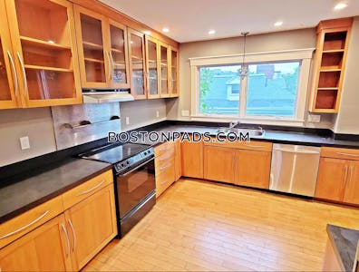 Brookline 3 Beds 1 Bath  Washington Square - $3,900