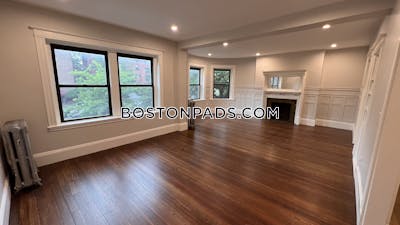 Brookline 3 Beds 1 Bath  Beaconsfield - $4,595