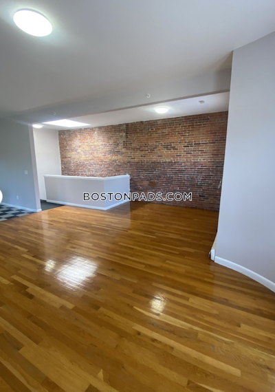 Dorchester 3 Beds 1 Bath Boston - $3,600 No Fee