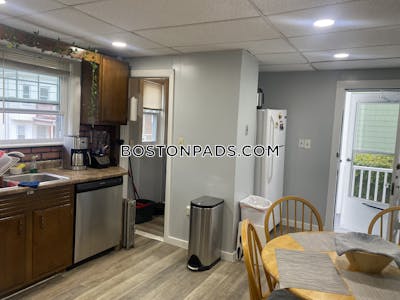 Somerville 3 Bed 1 Bath  Tufts - $3,900