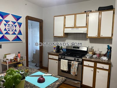 Somerville Spacious 4 Bed 1 Bath available 6/1 on Simpson Ave in Somerville!  Davis Square - $5,200
