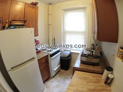 Allston/brighton Border Studio, 1 Bath Unit Boston - $2,000 No Fee