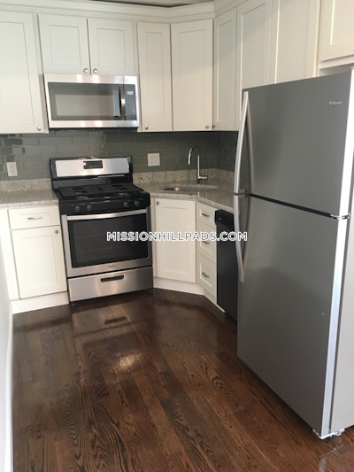 Roxbury Apartment for rent 4 Bedrooms 1 Bath Boston - $3,595 50% Fee