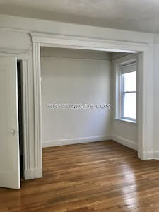 Fenway/kenmore Studio No Bath Boston - $2,345 No Fee