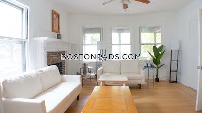 Brookline 7 Beds 3 Baths  Boston University - $9,900