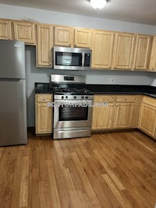 Fall River 2 bedroom 1 baths in FALL RIVER - $1,695 No Fee