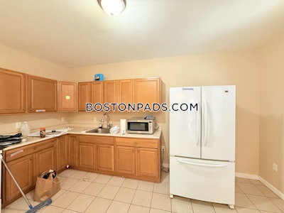 Lowell Apartment for rent 4 Bedrooms 2 Baths - $3,200 50% Fee