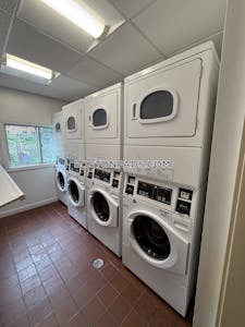Brookline 0 Bed 1 Bath BROOKLINE- COOLIDGE CORNER $2,125  Coolidge Corner - $2,125 No Fee