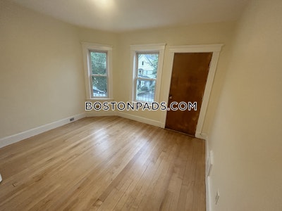 Medford 3 Beds 1 Bath  Tufts - $3,950 No Fee