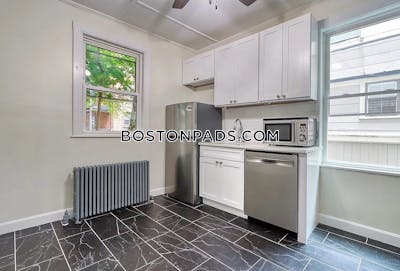 Jamaica Plain 3 Beds 1 Bath Boston - $3,250
